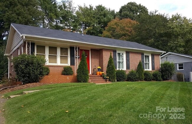 Photo - 1601 Starbrook Dr
