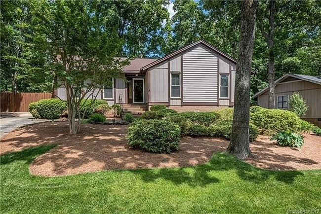 Building Photo - 9619 Barkridge Rd Rental