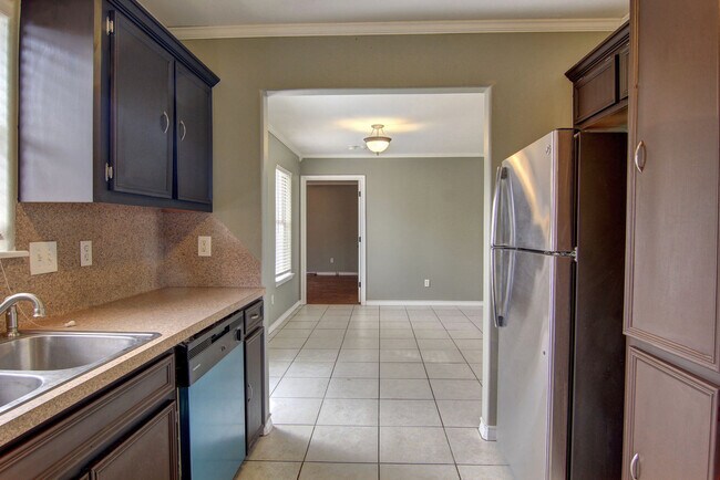 Photo - 5825 Skylark Dr