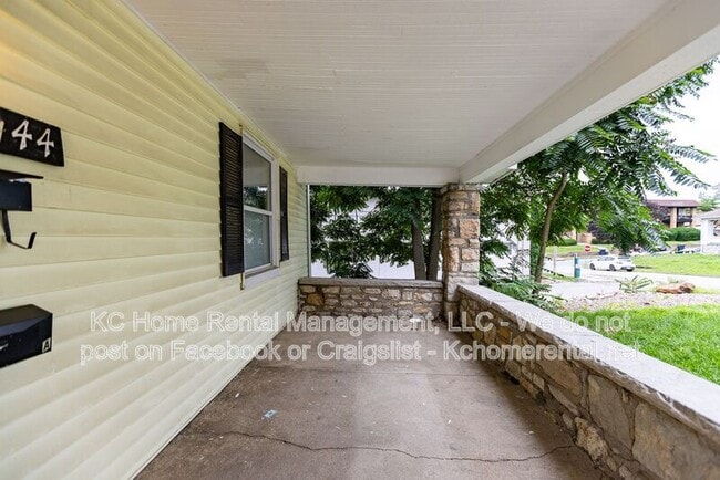 Photo - 1111 W 44th St