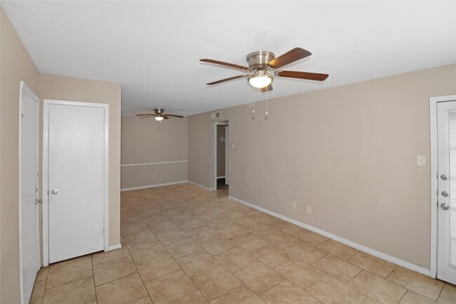 Building Photo - 16303 Lyons School Rd Unit True