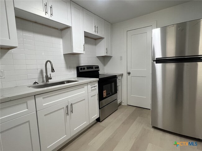 Photo - 201 Lowery Dr