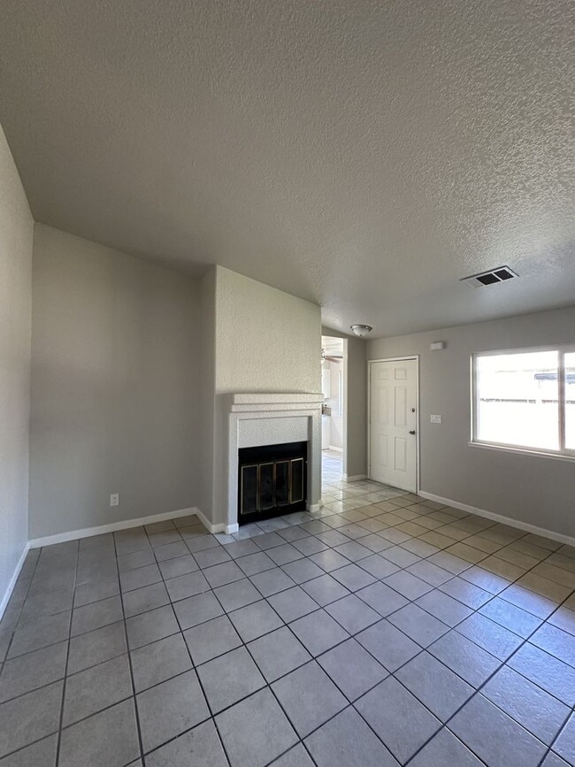 Photo - 3 bed 2 bath Cozy Home!