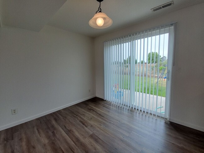 Photo - 1004 S Zillah Ct Unit B