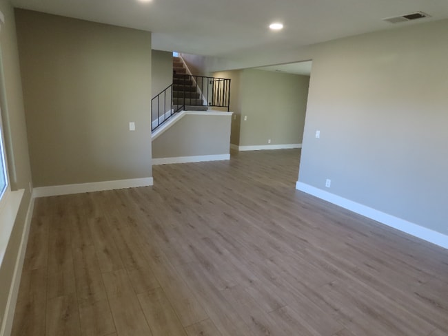 Photo - 11852 Crystal Ave