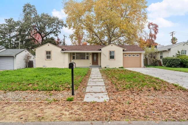 Building Photo - 2391 Carlsbad Ave