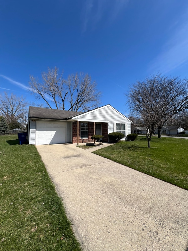 Building Photo - 3930 Deer Lake Way