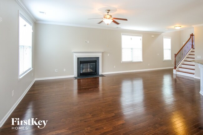 Photo - 3212 Pitchback Way