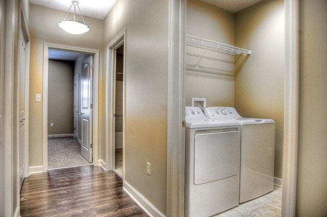 Summit Falls Apartments & Townhomes