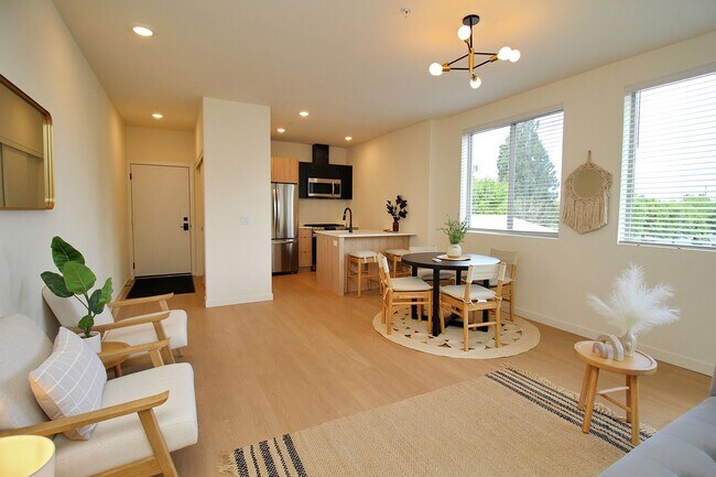 Building Photo - 7530 N Richmond Ave Rental