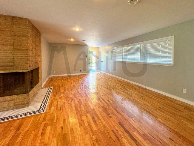 Photo - Sprawling South Hill Rancher on Park-like ...