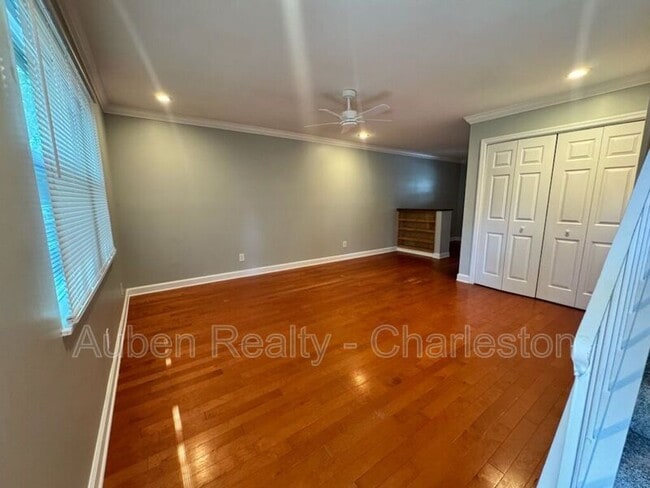 Photo - 730 Harbor Ln