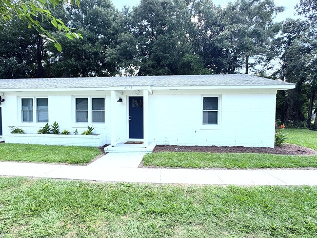 Photo - 4213 Peachtree Ave