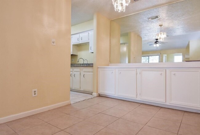 Photo - 10555 Turtlewood Ct Unidad 405