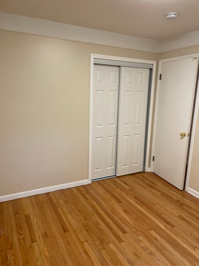 Bedroom 2B - 6217 Beech Daly Rd