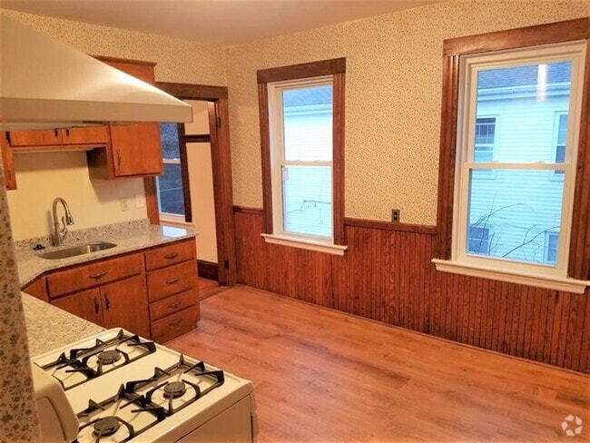 Building Photo - 50 Oxford Ave Unit 3 Rental