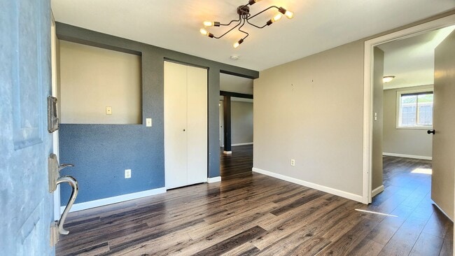 Building Photo - 4918 S 2nd Ave Rental