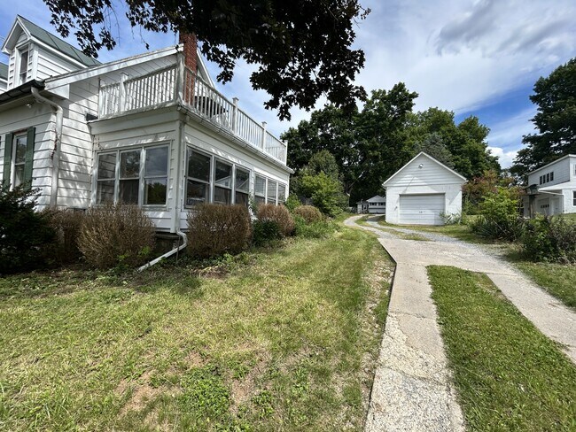 Photo - 12200 Leetown Rd