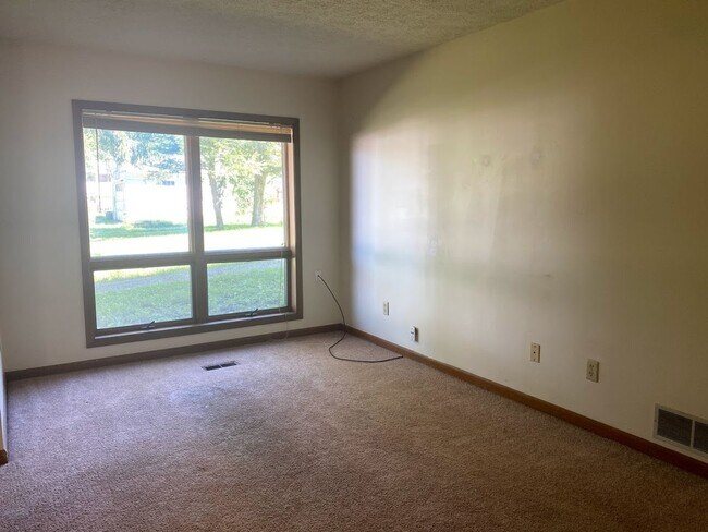 Photo - ***AUGUST 2027*** Lower Level 2 bedroom, 2 bath home with large yard (Great for large group!)