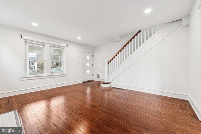 Photo - 10 W Jefferson St