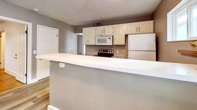 Photo - Large Home with Spiral Staircase in York Neighborhood!