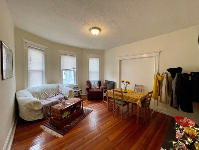 Building Photo - 164 Kelton St Unit 2 Rental