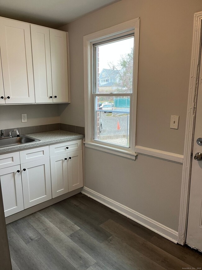 Photo - 930 William St Unit APT A