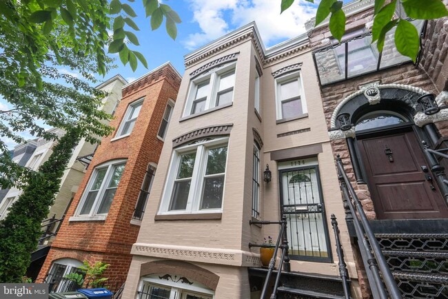 Photo - 1126 G St NE Townhome