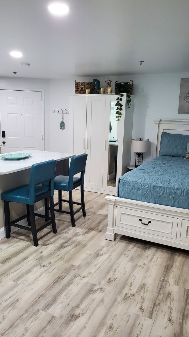 Photo - 550 Winnacunnet Rd