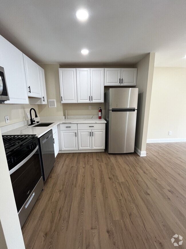 Building Photo - 1920 Naylor Rd SE Unit 106 Rental