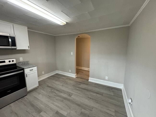 Photo - 1514 W May Ave