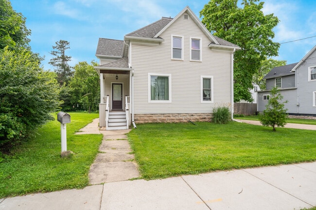 Photo - 1436 W Prospect Ave
