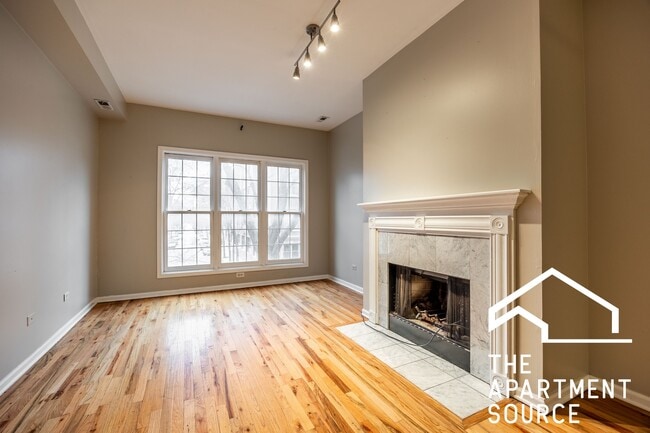 Photo - 842 N Wood St Unit 2