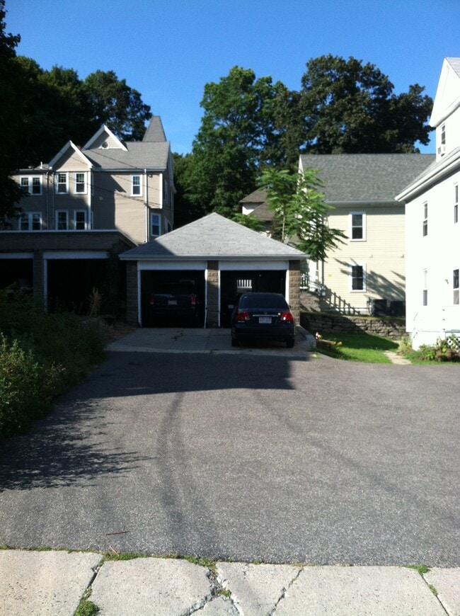 Photo - 129 Brooks St Unit 2