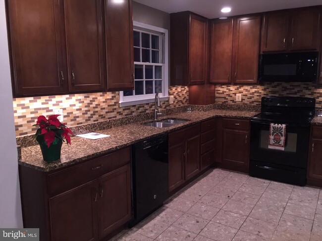 Photo - 5205 Pumphrey Dr