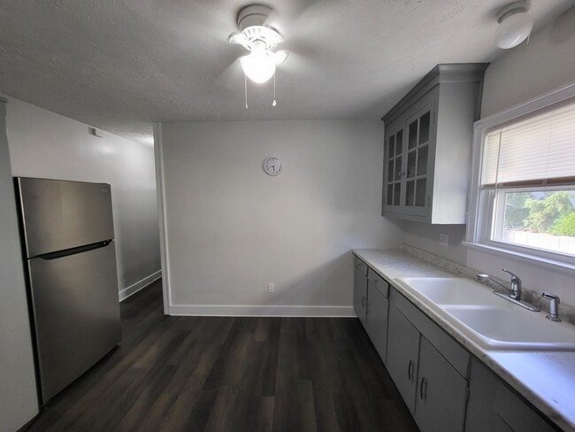 Photo - 1152 W 27th St Unit 1st Floor