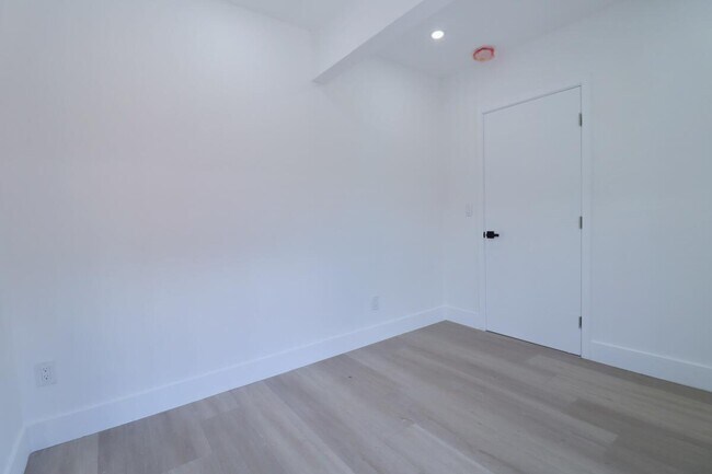 Photo - 3040 NW 13th Ave Unit 2