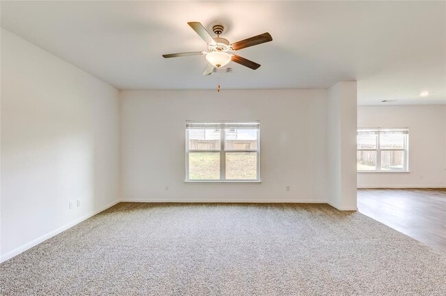 Photo - 117 Fairfax Ln