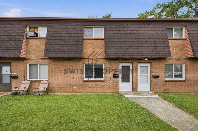 Photo - 1577 Briarwood Ave