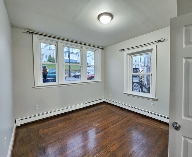 Photo - Walk to Revere Beach T station and beach! Unidad 101