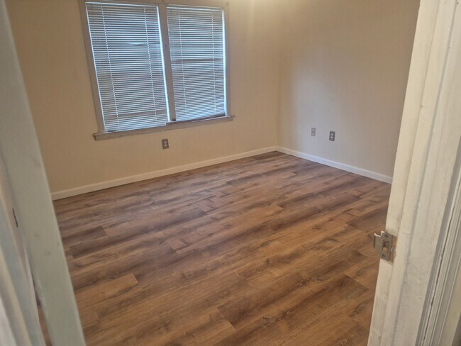 111 N Oaks Blvd