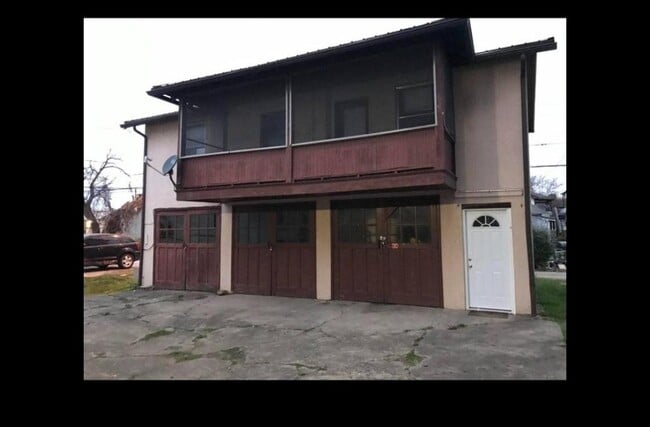 Building Photo - 409 1/2 Tennessee Ave Rental