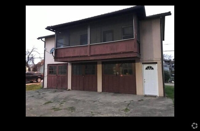 Building Photo - 409 1/2 Tennessee Ave Rental