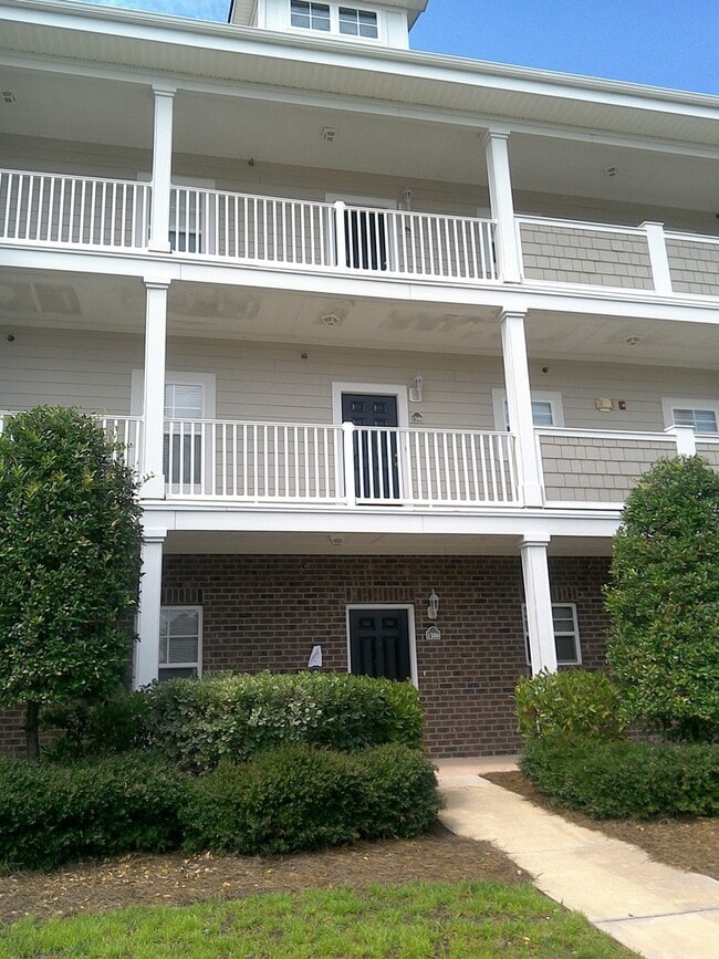 2 Bedroom 1st Floor Condo in Berkshire Forest - 2 Bedroom 1st Floor Condo in Berkshire Forest