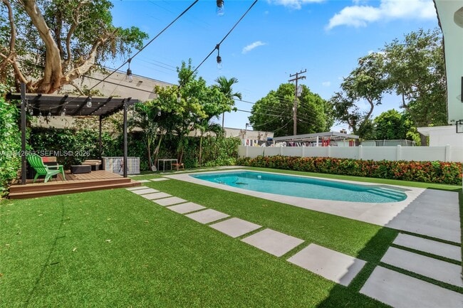 Photo - 3855 SW 1st St