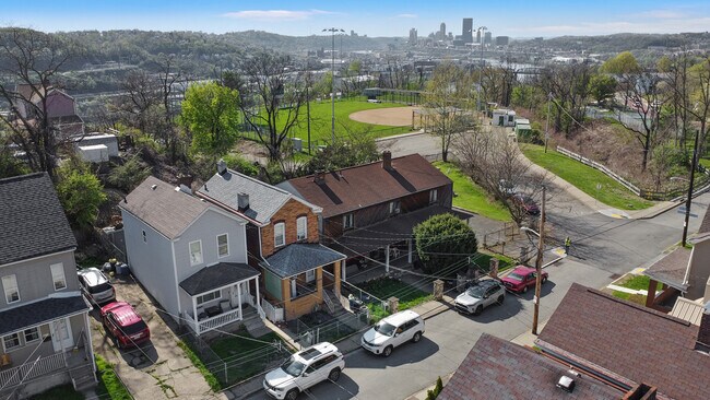 Photo - 4300 Bristol St