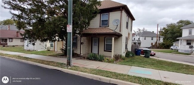Building Photo - 2132 Wayne Ave