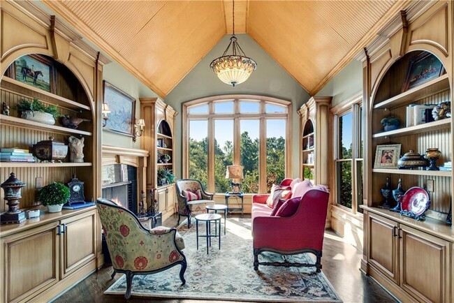 Photo - 8335 Hurakan Creek Crossing