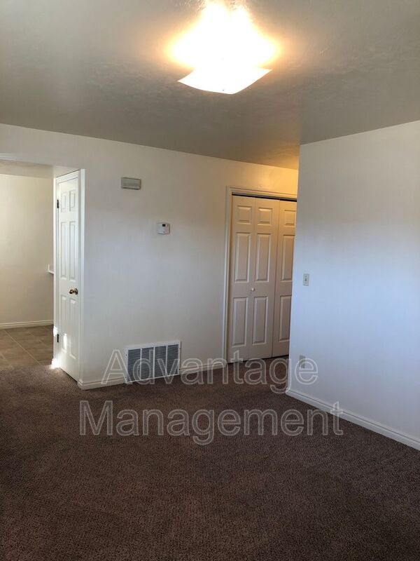 Photo - 2138 W 220 N