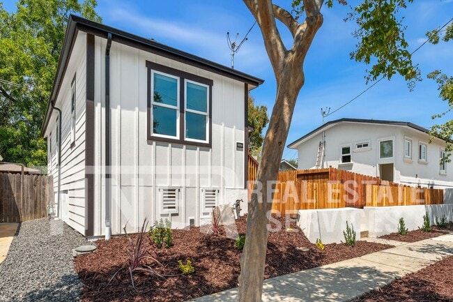 Photo - 1006 Oakland Ave